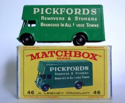 Y-46B Pickfords Removal Van