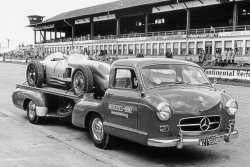 Bausatz Mercedes Renntransporter 1955